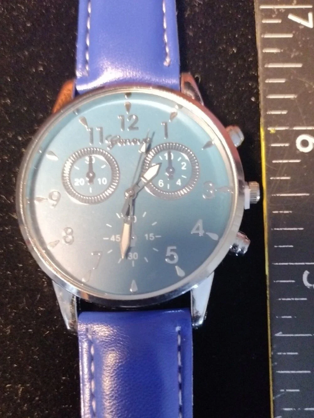 Blue Men's Fashion Watch - Stylish Casual Accessory
